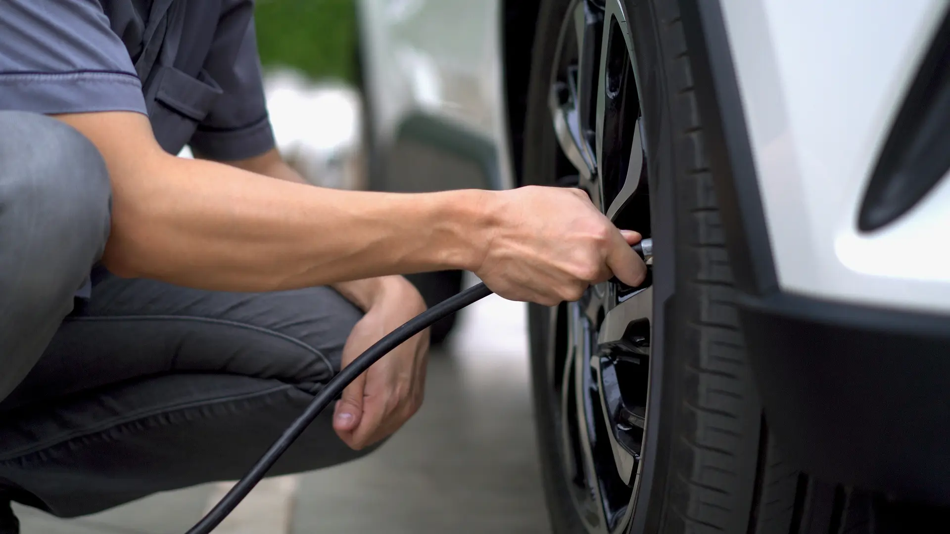 How to Check Your Tyre Pressure